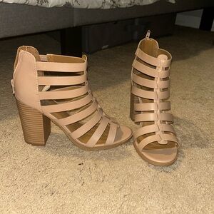 Nude/Tan Heels